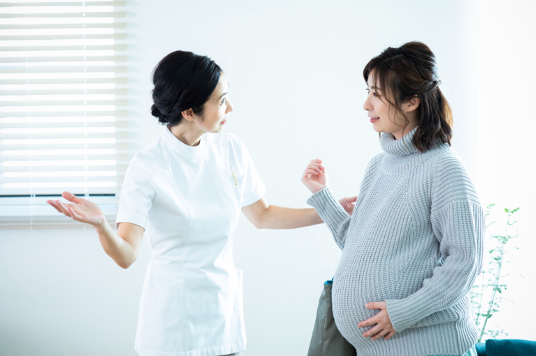 妊婦健診は保険適用外｜健診費用の目安と補助について